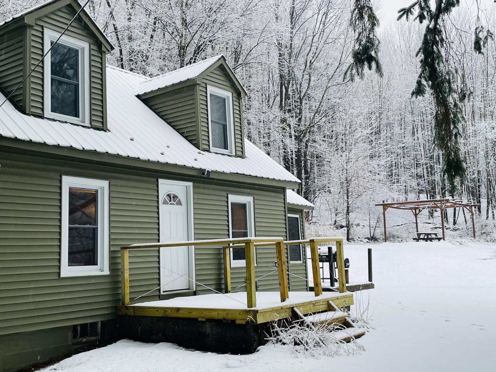 Livingston Manor Cozy Cottage With Jacuzzi And Fire Pit And Reading Nook! מראה חיצוני תמונה