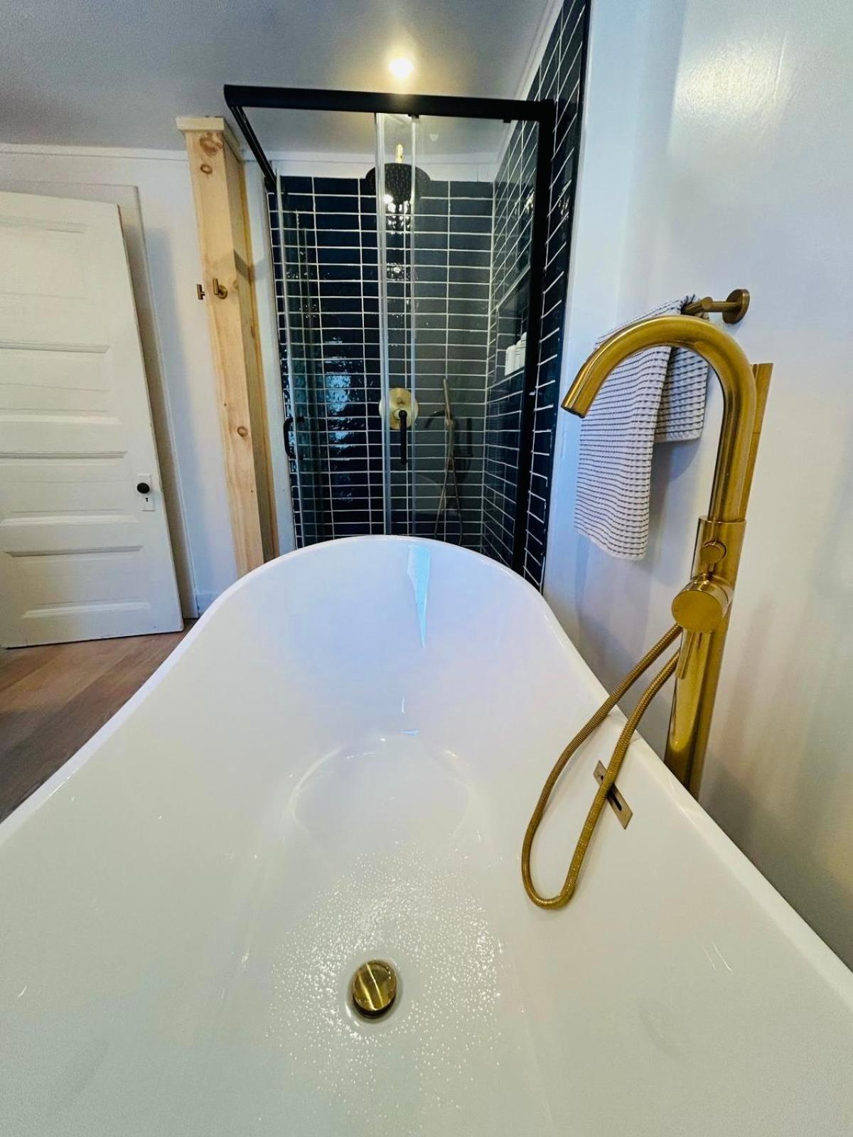 Livingston Manor Cozy Cottage With Jacuzzi And Fire Pit And Reading Nook! מראה חיצוני תמונה
